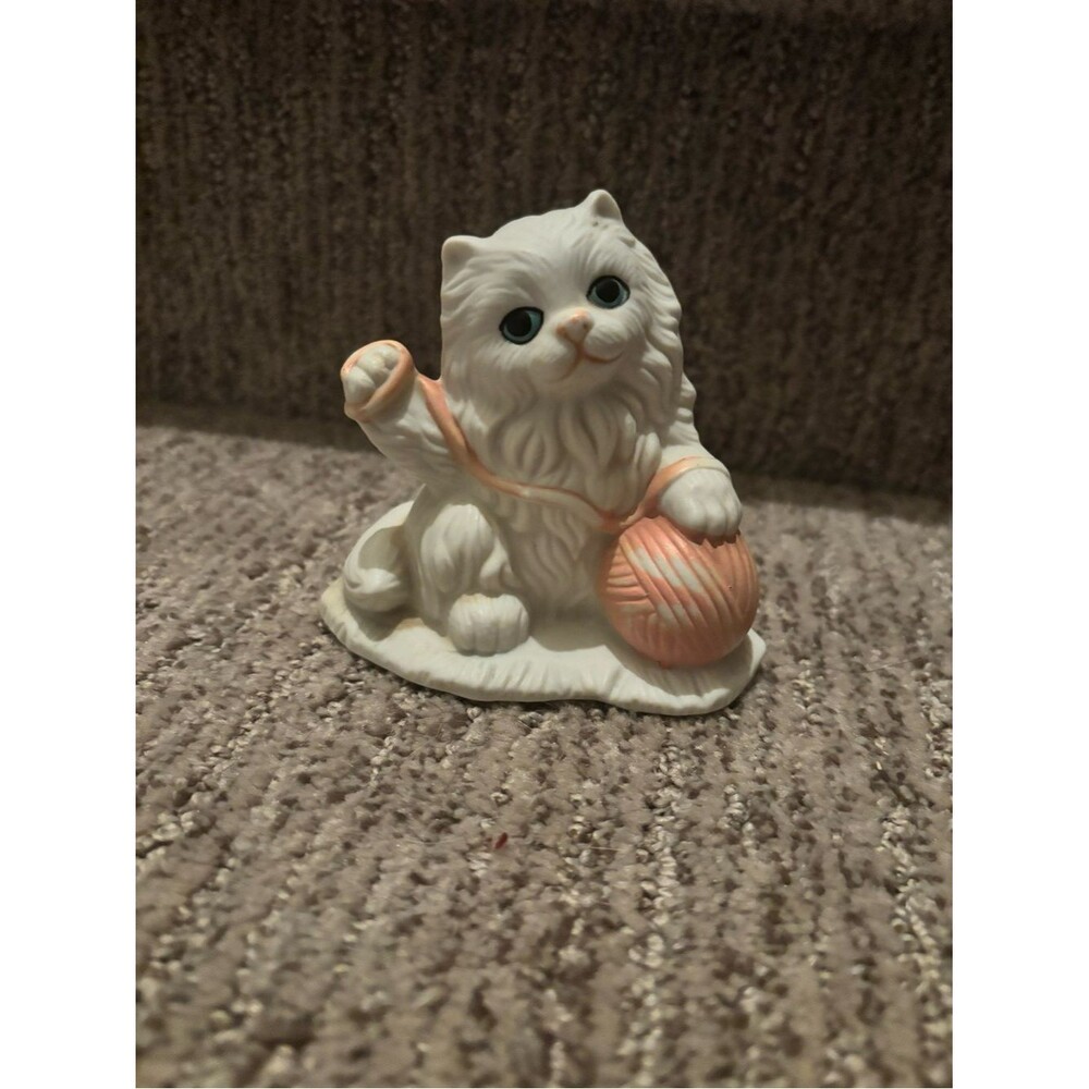 Vintage White Cat Candle Holder
